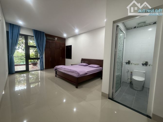 NHÀ 4 TẦNG MẶT TIỀN ĐƯỜNG 7,5M - CÁCH BIỂN CHỈ 50M - GẤPBÁN CHỈNHỈNH 8ty