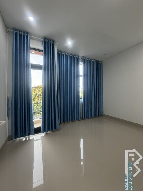 NHÀ 4 TẦNG MẶT TIỀN ĐƯỜNG 7,5M - CÁCH BIỂN CHỈ 50M - GẤPBÁN CHỈNHỈNH 8ty - 2