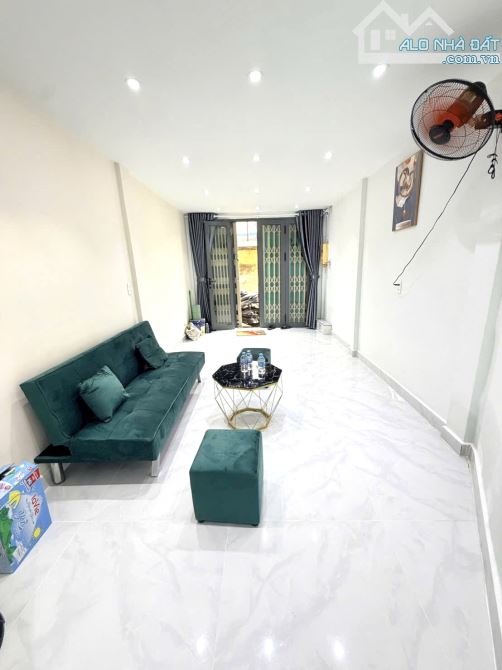 Nhà gần Tân Sơn Nhất hẻm 4,5M mà sổ quá xấu, 42m2, 3 PN, 4 cái toai lét, chỉ còn 1,66 tỷ - 3