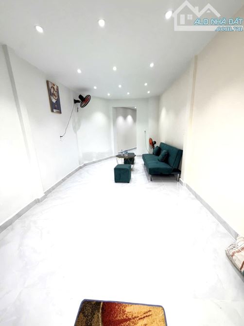 Nhà gần Tân Sơn Nhất hẻm 4,5M mà sổ quá xấu, 42m2, 3 PN, 4 cái toai lét, chỉ còn 1,66 tỷ - 4